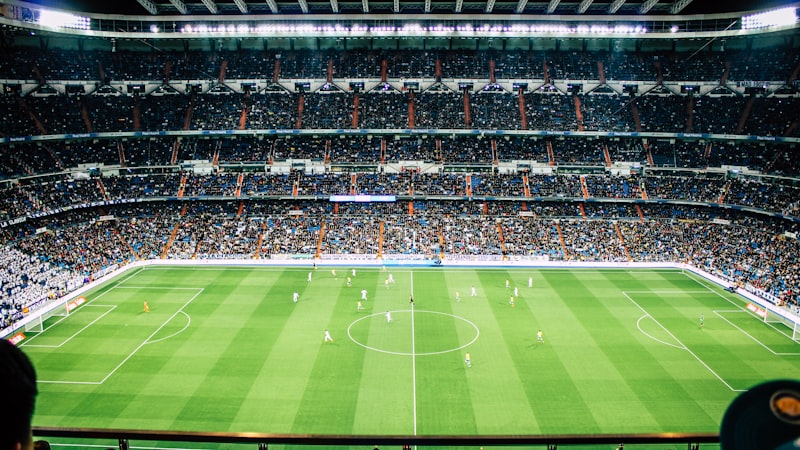 英格兰对阵德国国际足球友谊赛直播预告画面，两队队徽闪耀